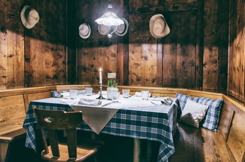 Ladinia Dining Ladinia Dining